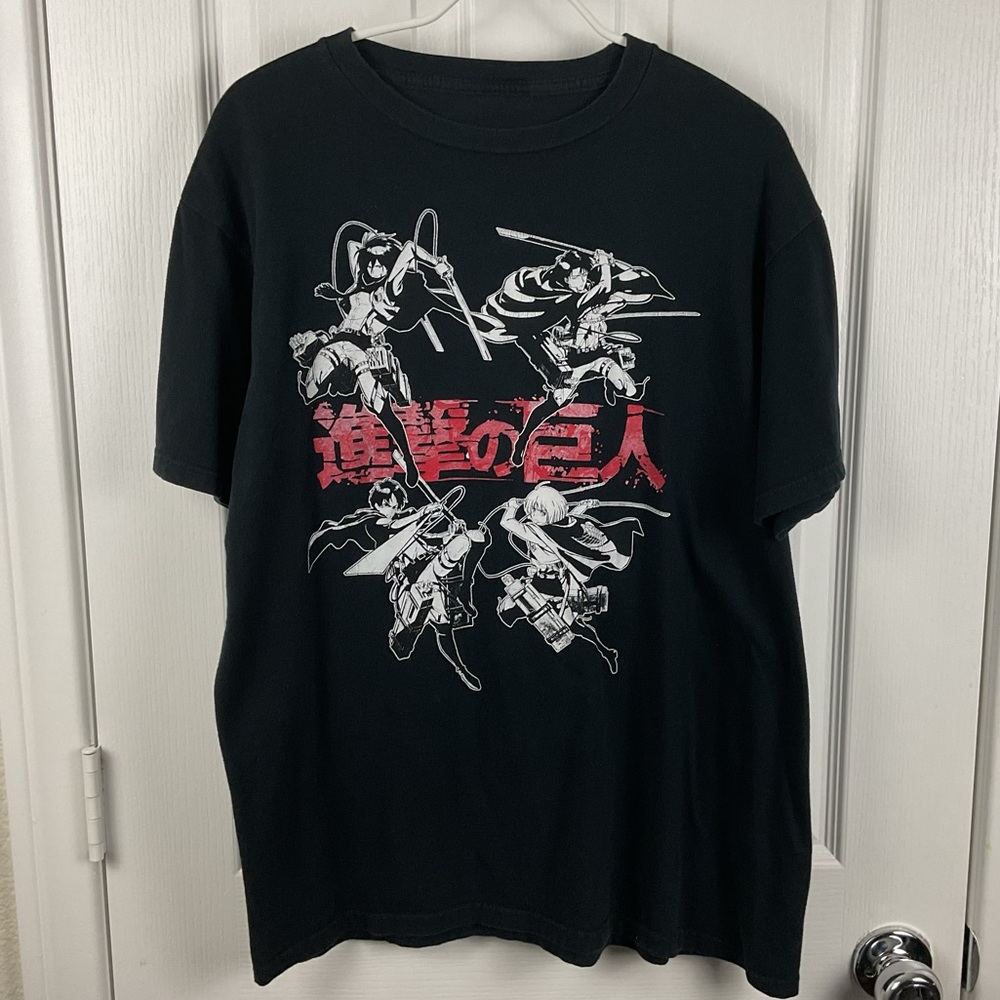 Pre-Owned Attack on Titan Women’s Black Printed Graphic T-Shirt, Size L